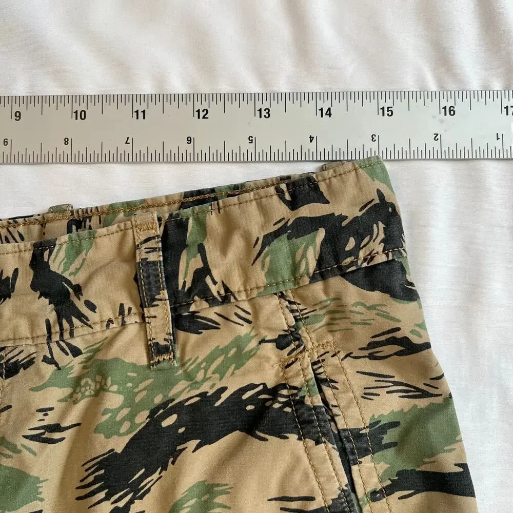 Levi Strauss & Co Cargo Shorts Mens 30 Tan Tiger Stripe Camo Military